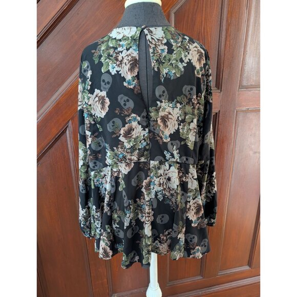 Torrid Womens Floral & Skull Print Long Sleeve Blouse Top Size 4 - Picture 2 of 7